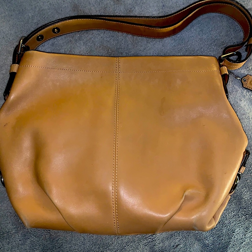 Coach Shoulder Bag great condition.